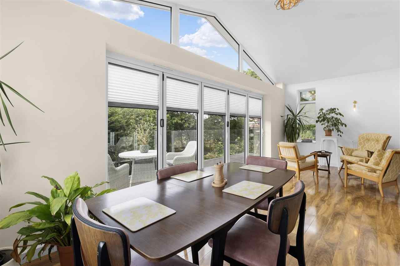 resized-2349823-Sitting & Dining C.jpg